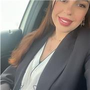 Profesora de español y francés. Formadora en centros sociales y ONGs, docente especializada en lengua y literatura